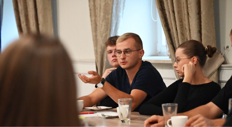 Symulacja konsultacji publicznych: „Diagnoza potrzeb młodzieży w Radomiu”