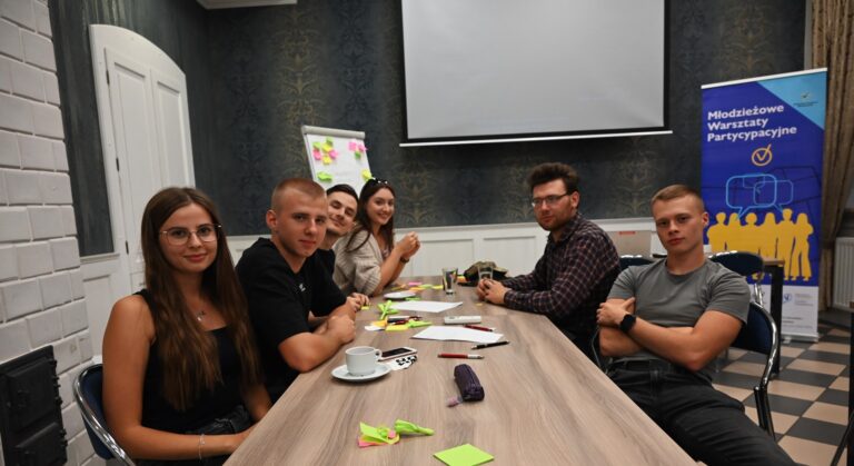 Symulacja konsultacji publicznych nt. edukacji w Radomiu