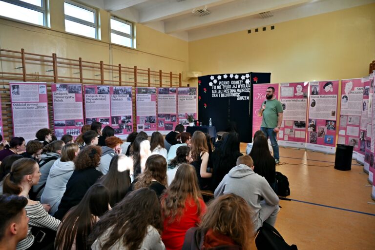 „Kobiety dla Ojczyzny” w V LO