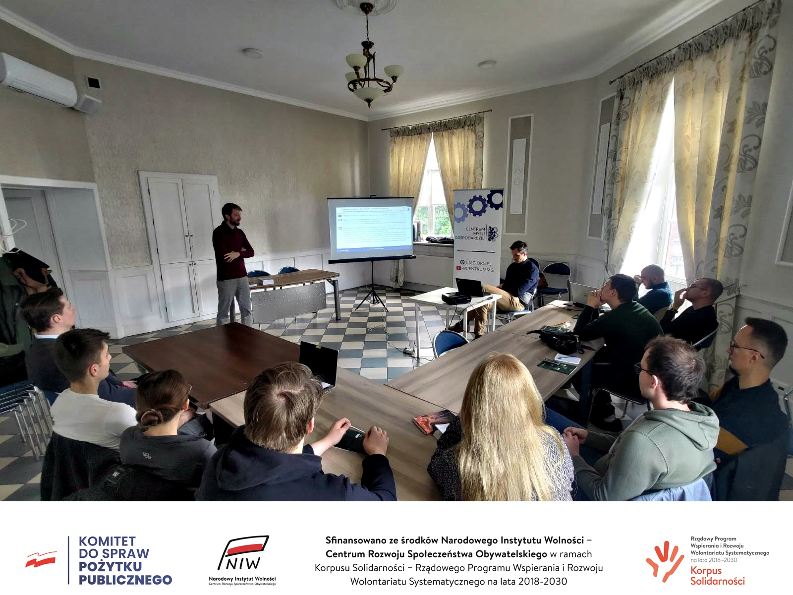Relacja ze wspólnego wyjścia wolontariuszy RIM na seminarium ekonomiczne