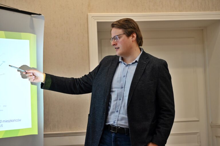 Dyskusja nad raportem „Radom dla młodych. Perspektywy na przyszłość”