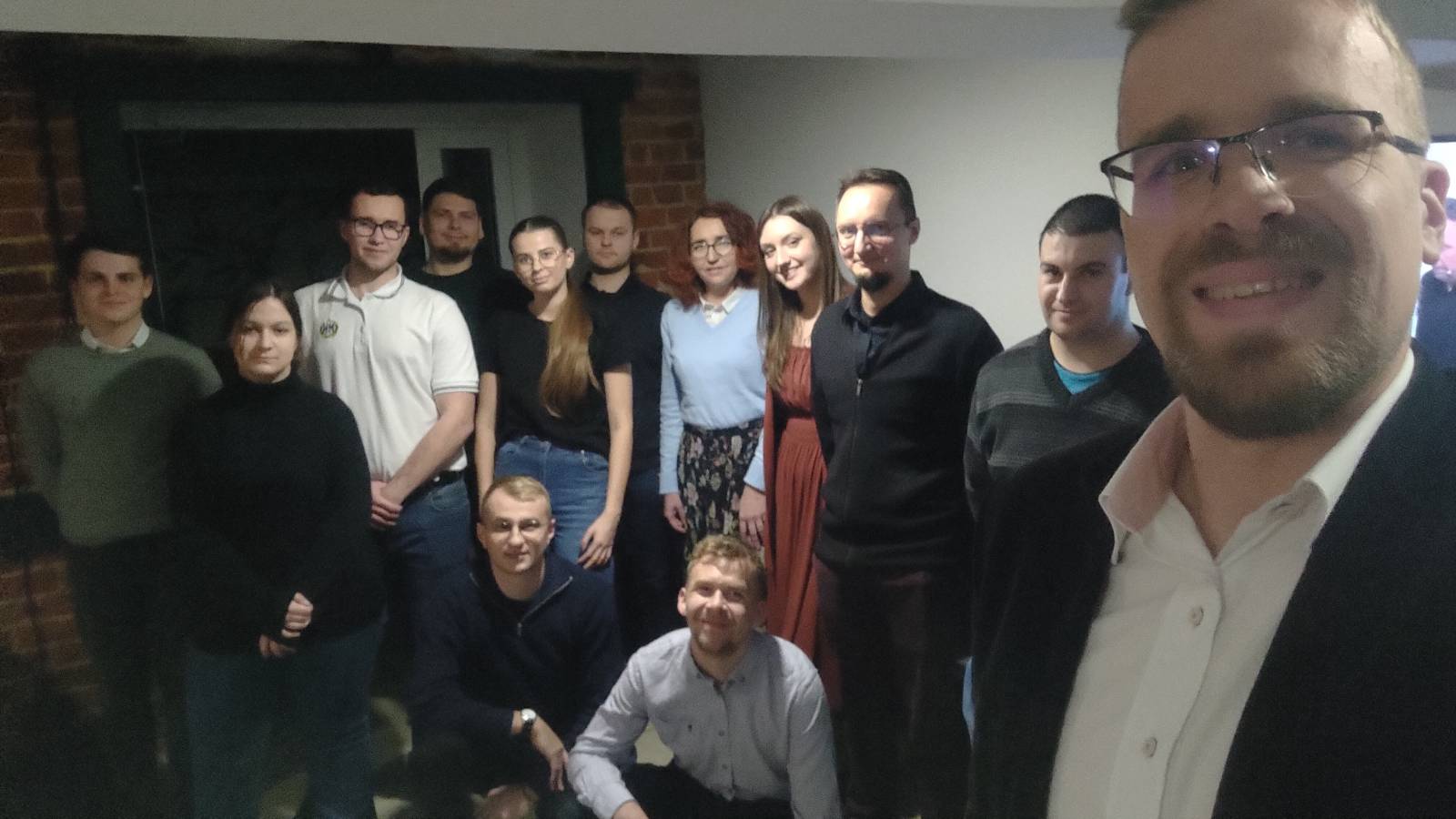Członkowie i wolontariusze Radomskiej Inicjatywy Młodzieżowej